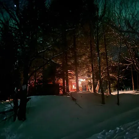 Aurora Haven - With Jacuzzi Vakantiehuis