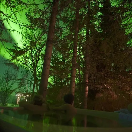 Aurora Haven - With Jacuzzi Vakantiehuis