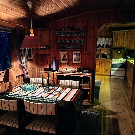 Aurora Haven - With Jacuzzi